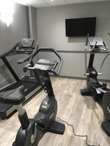 Hotels The Originals City, Hotel Le Boeuf Rouge, Saint-Junien : photos des chambres