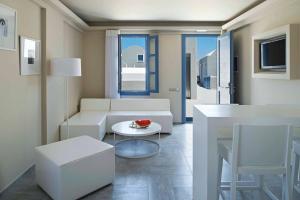 Acroterra Rosa Hotel & Spa Santorini Greece