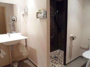 Hotels Logis Hotel des Deux Forts : photos des chambres