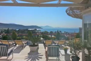 Varkiza Seaside Penthouse with Private Roof Deck - 阿基亚码头