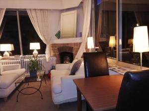 Hotels Logis Hotel des Cayrons : photos des chambres