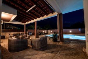 Villa Komel with Pool 