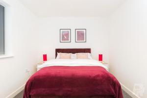 Four-Bedroom House room in Birmingham Estate I By Prime Stays
