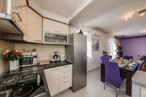 Two-Bedroom Apartment with Terrace room in Apartments by the sea Kastel Stari Kastela - 16554