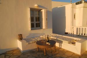 Archondoula Studios Milos Greece