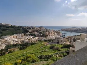 Panoramic Penthouse in Marsascala which enjoys sea and country views - 马尔萨斯卡拉