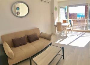 MODERN APARTMENT IN AV MEDITERRANEO