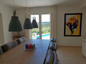 Villas Air conditioned villa with heated pool guesthouse and stunning views : photos des chambres