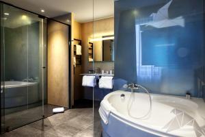 Hotels Kyriad Prestige Amiens Poulainville - Hotel and Spa : photos des chambres