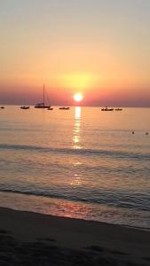 Free Beach Holiday Home img38