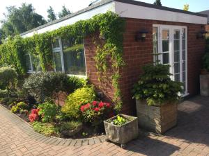 Cannock Chase Guest House Self Catering incl all home amenities & private entrance