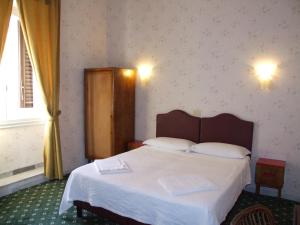 Texas hotel, 
Rome, Italy.
The photo picture quality can be
variable. We apologize if the
quality is of an unacceptable
level.