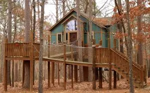 The Grand Treehouse Resort - Eureka Springs