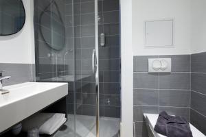 Hotels KYRIAD DIRECT Orleans - La Chapelle St Mesmin : photos des chambres