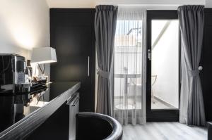 Comfort Triple Room room in LHP Hotel Napoleon