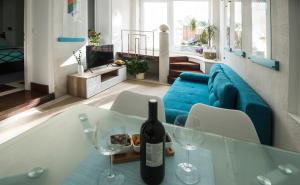 IBIS Your Cosy Oasis With Private Parking and Patio