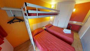 Hotels Premiere Classe Cambrai Proville : Chambre Triple