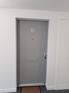 11 Royal View Apartments