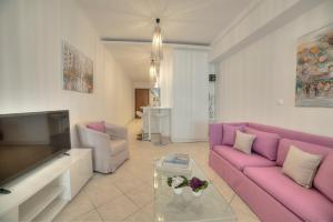 Downtown Glyfada smart apartment