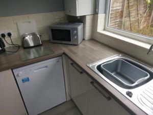 Wyken House - 3 Bedroom House Coventry - Sleeps 5