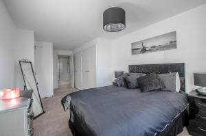 Orange Apartments Polmuir Gardens Only 7 minutes to City Centre