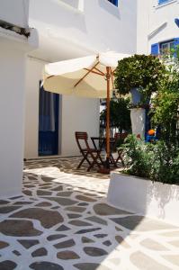 Giannis Hotel Apartments Milos Greece