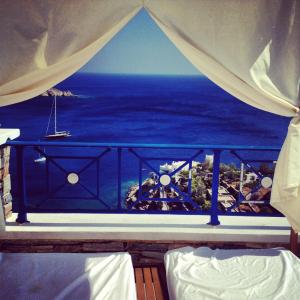 Hermes-Ios Rooms To Let