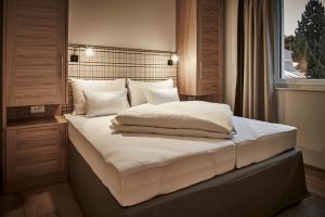 Deluxe Two-Bedroom Apartment room in Silva Peak Residences