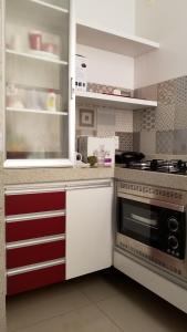 Apartamento em Copacabana - Rua Bolívar - 2 Quartos - Excelente Localização