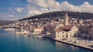 Vacation house "Kaštil" Pučišća - Brač