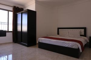 Weekend Hotel
