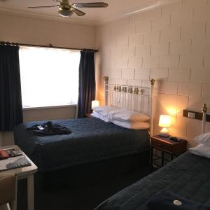 The Lodge Outback Motel
