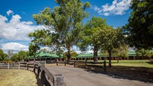 Overlander Homestead Motel