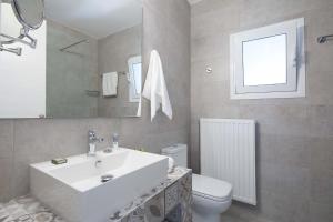 Seaview Luxurious Apartment near Corfu town by Konnect - Adults only