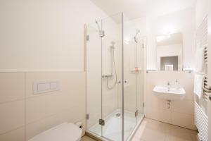 Double Room with Balcony room in Haus Rissen Gaestehaus