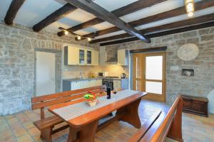 Apartment Mrgani 1814 