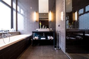 Deluxe Twin Room room in Hotel Les Nuits