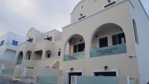 Antonia Apartments