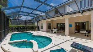 Lucky Charm - Budget-friendly 5 bed vacation home, close to Disney World