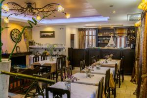 ''EPAVLIS boutique GALAXIDI'' Parnassos Greece