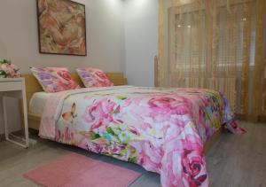 Camp Nou, Europa Fira - modern two-bedroom apartment with heating