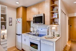 Cedar Lodge Peak One Studio Condo: Downtown Frisco