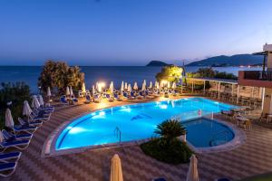 Mediterranean Beach hotel, 
Laganas, Greece.
The photo picture quality can be
variable. We apologize if the
quality is of an unacceptable
level.