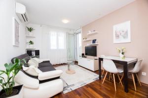 Beautiful New Apartment Bubli