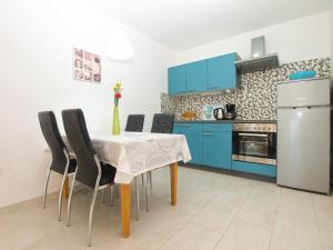 Apartment Anikica 1819