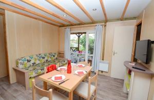Campings Parc Saint James Oasis Village : photos des chambres