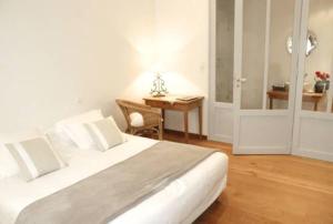 Hotels Le Pavillon Bleu : photos des chambres