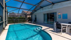 Rhapsody Palms - Family 4-bed pool home thats close to Disney