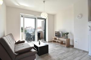 Bory 2 centrally located ap for 5