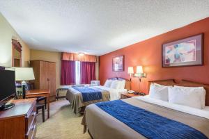 Queen Room with Two Queen Beds - Non-Smoking room in Quality Inn Scottsbluff